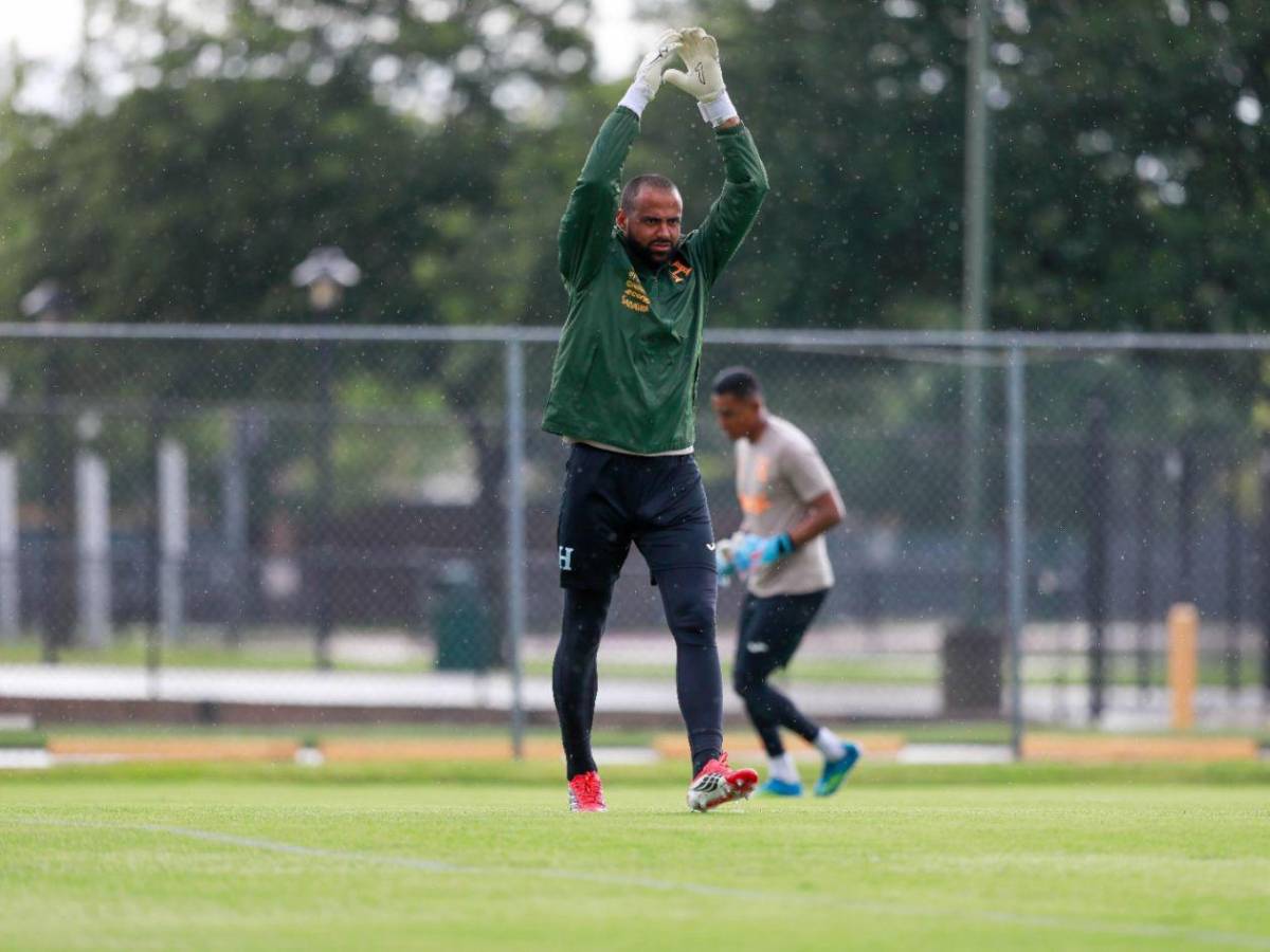 Invitado de lujo y alarma con Jorge Álvarez: así entrenó la Selección de Honduras