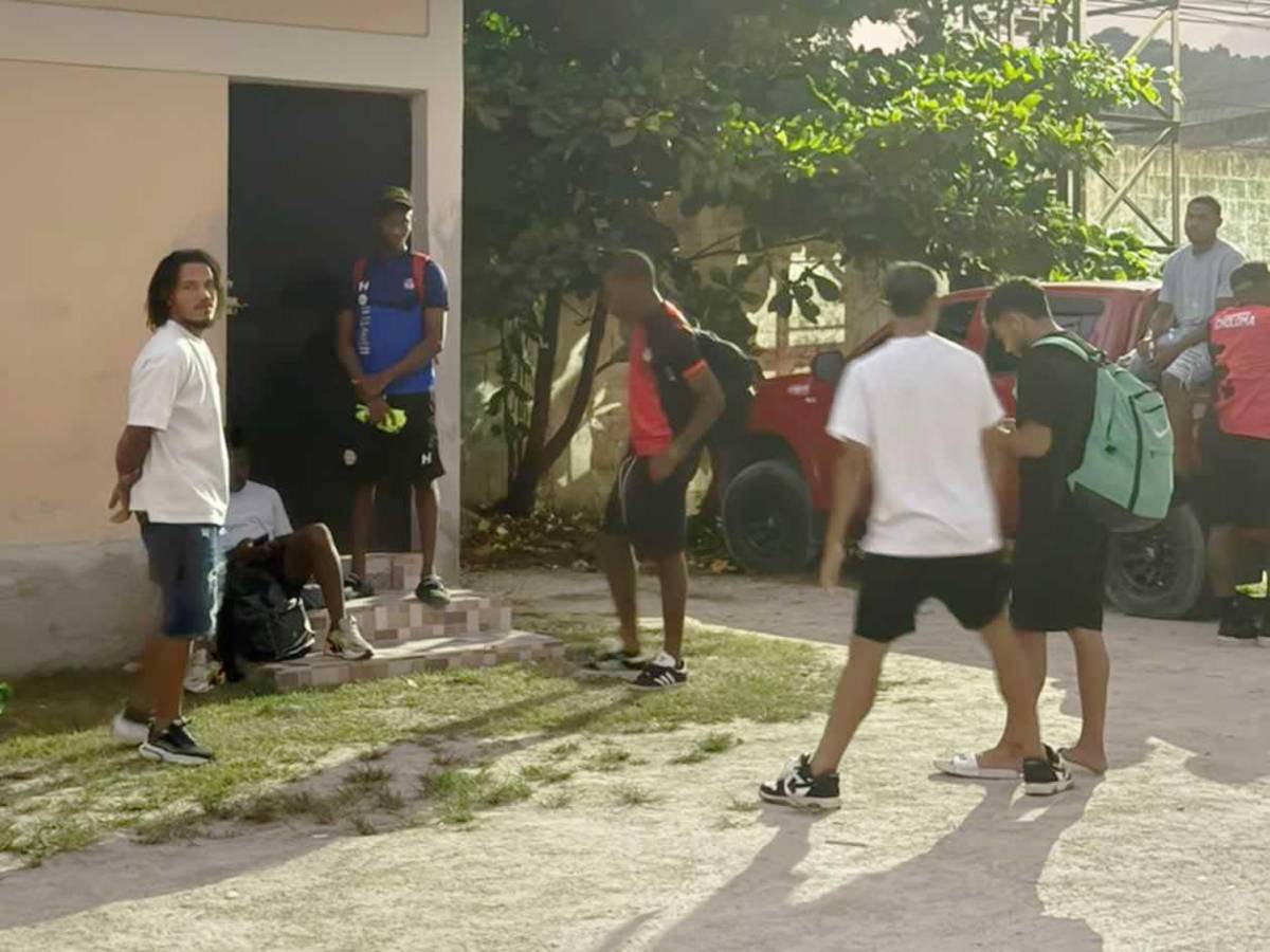 Futbolistas esperando pago, Mauricio Dubón sorprende y ¿quién es la chelita?