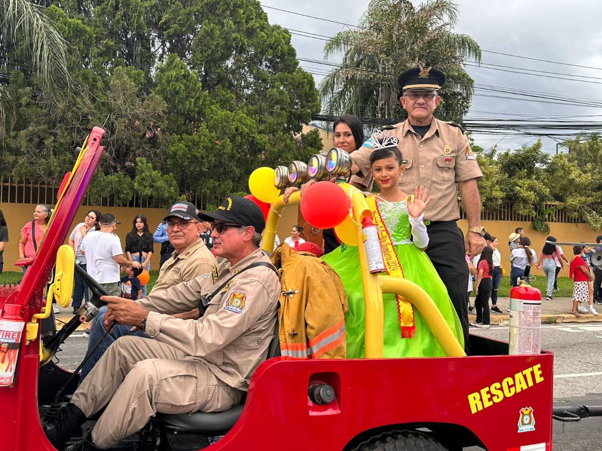 Feria Juniana: sampedranos disfrutan del desfile carrozas