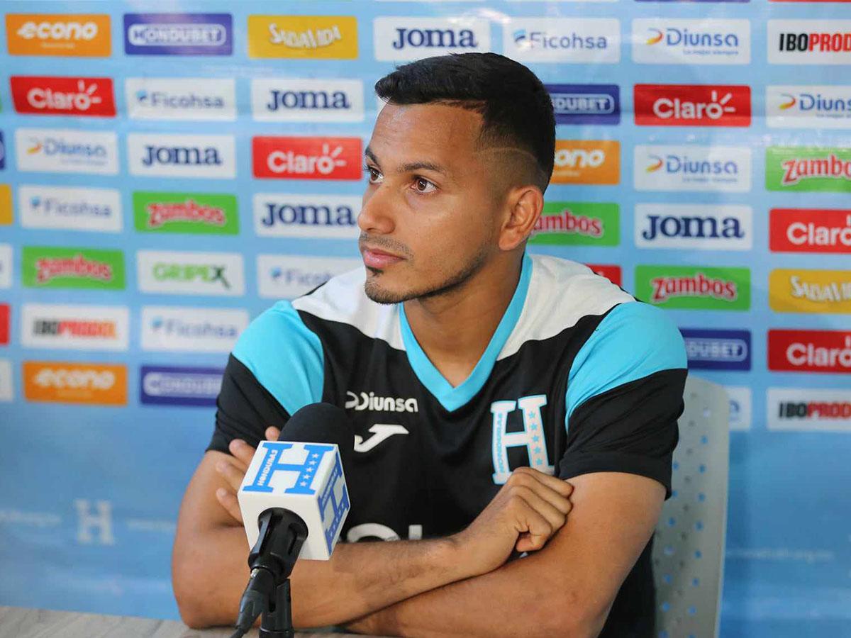 Edwin Rodríguez atendió a los medios de comunicación en el inicio del microciclo.