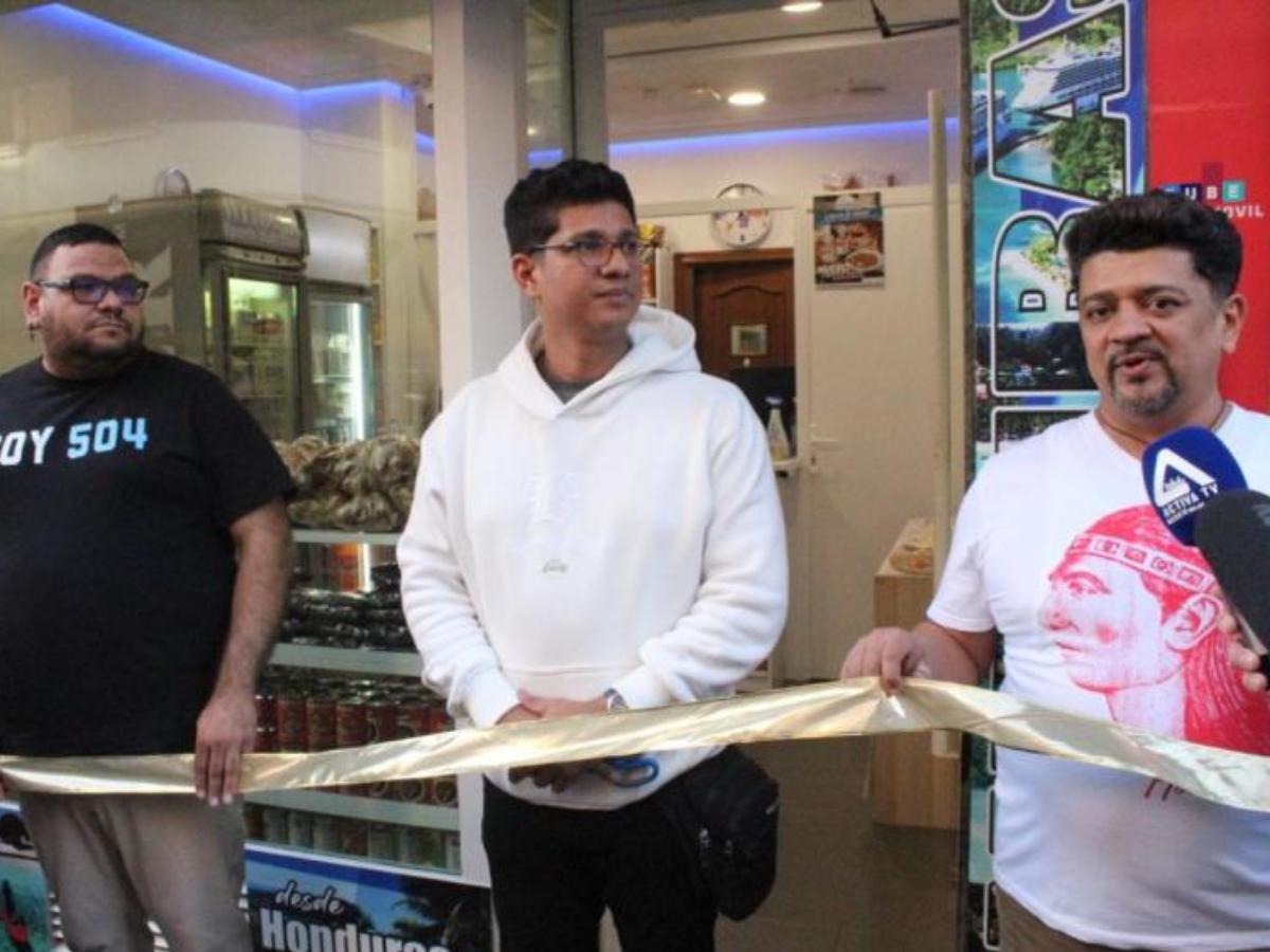 Hondureño abre sucursal de su negocio de envíos en Madrid