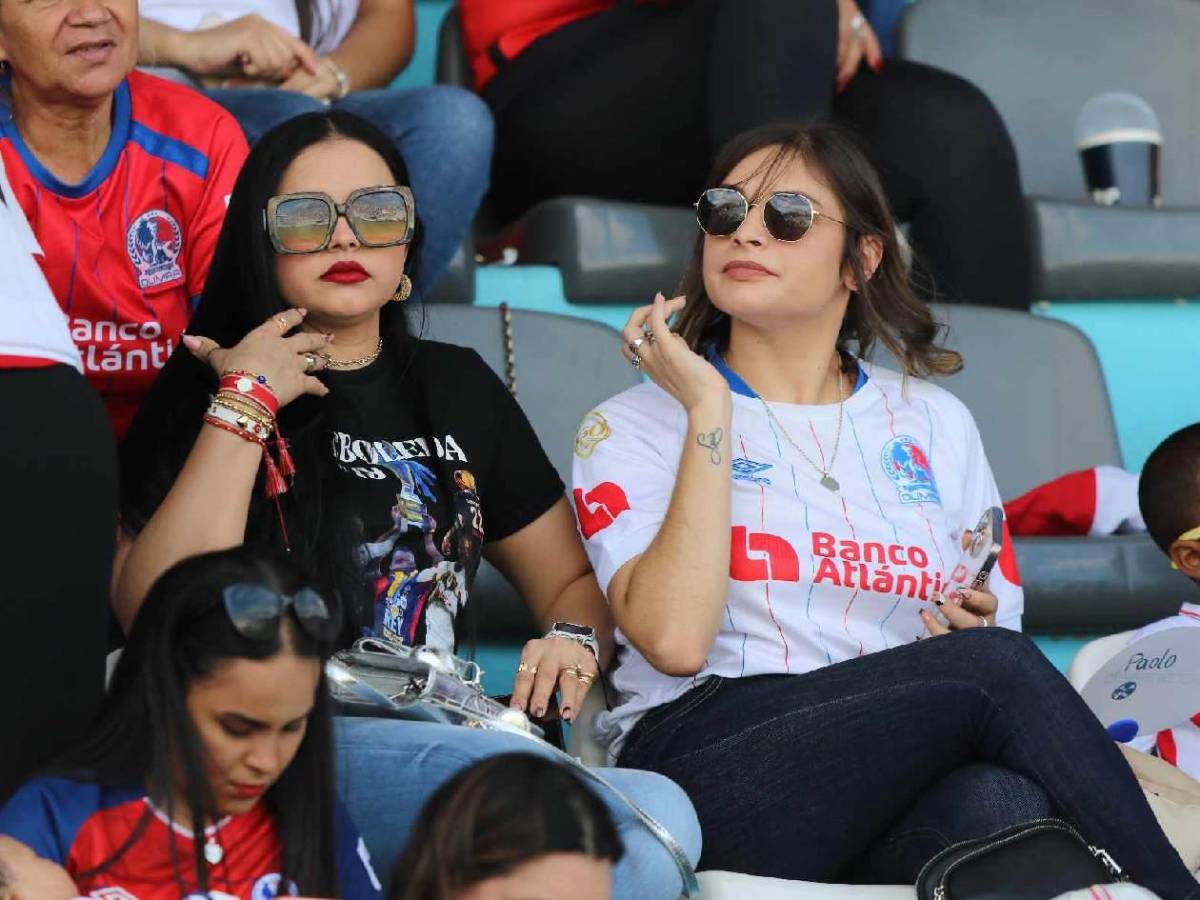 Derroche de bellezas en la final, revuelo por Nasralla y esposa de jugador cautiva