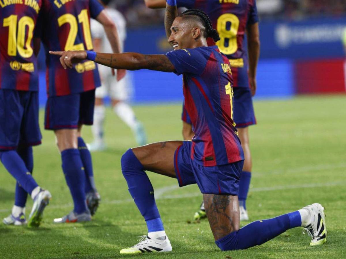 Barcelona arrollador, Yamal brilla ante la mirada de su novia y un gol polémico