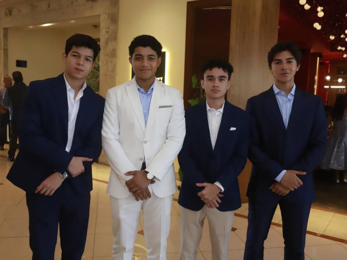 Celebran desayuno los futuros bachilleres de la Escuela Episcopal el Buen Pastor