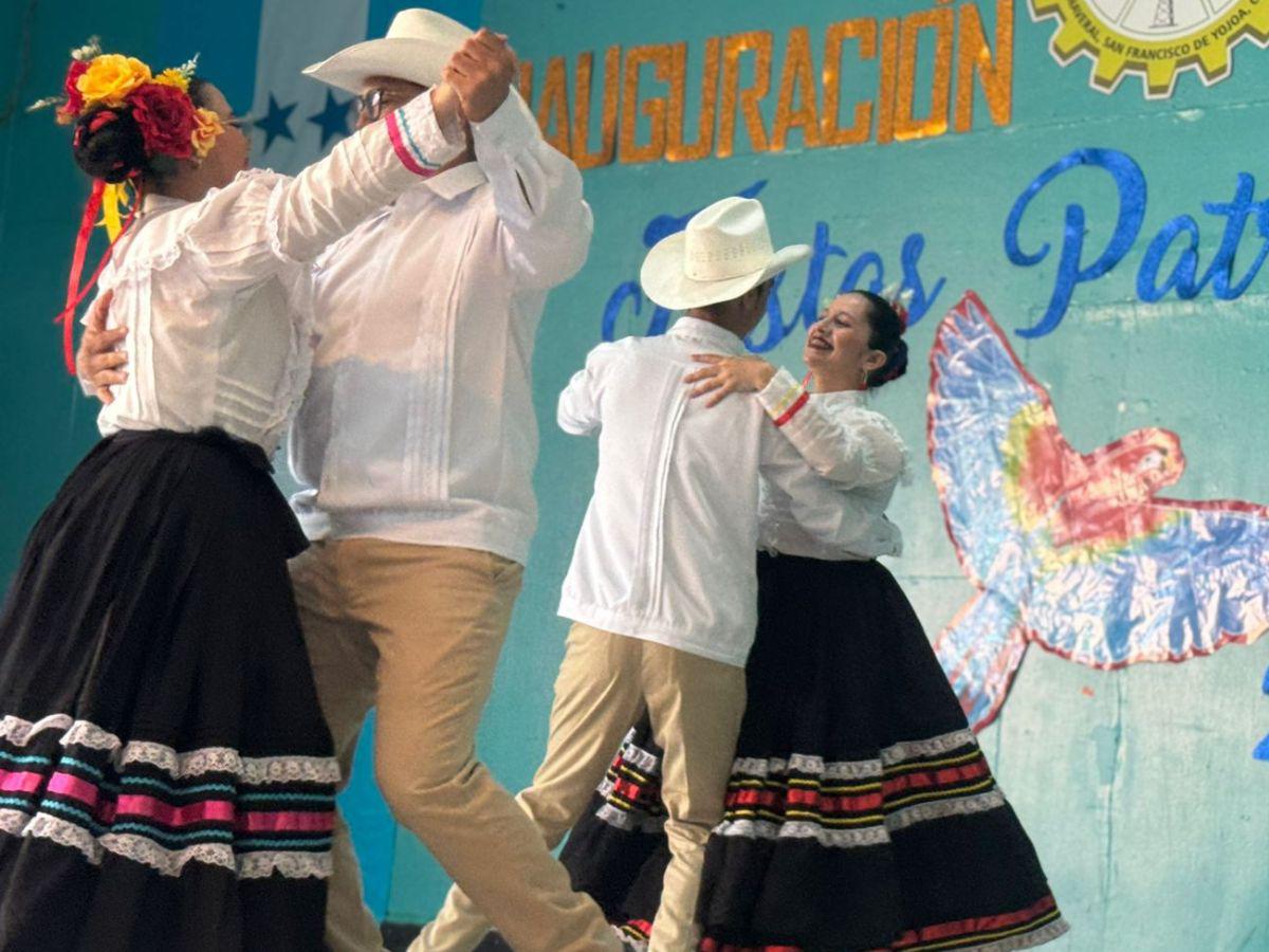 Estudiantes durante su participación en la tarde cultural.