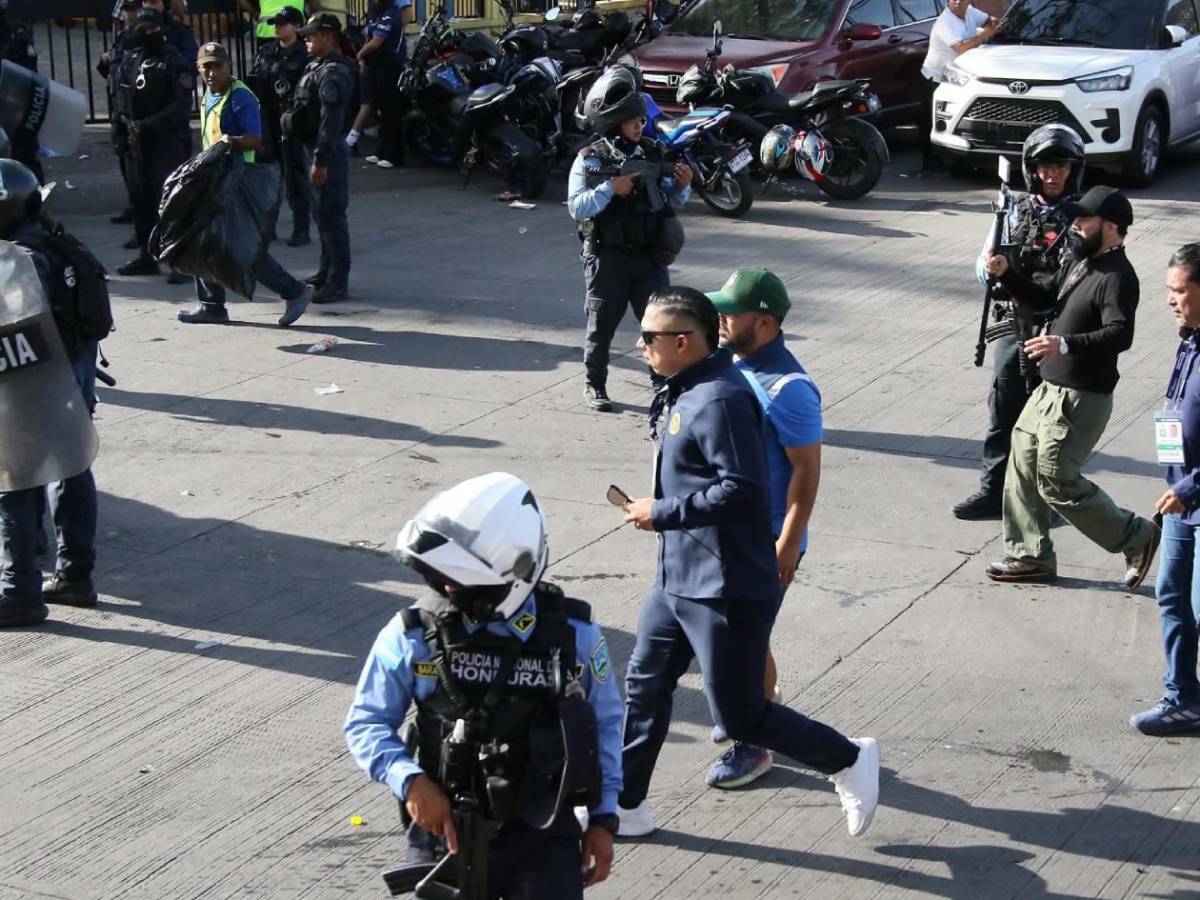 Imágenes impactantes: Terror en clásico Motagua - Olimpia tras escenas de violencia