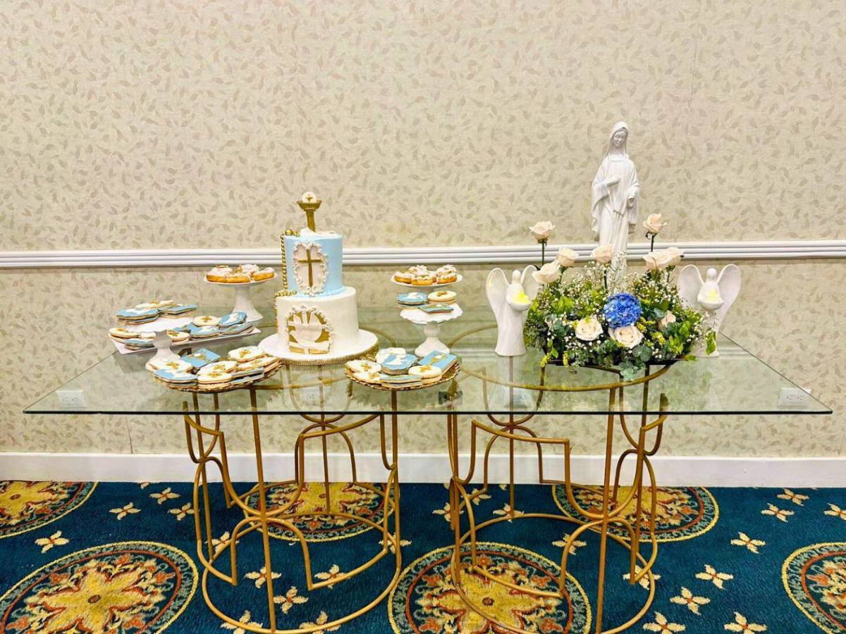 Celebrando la Primera Comunión de Jorge Ozael