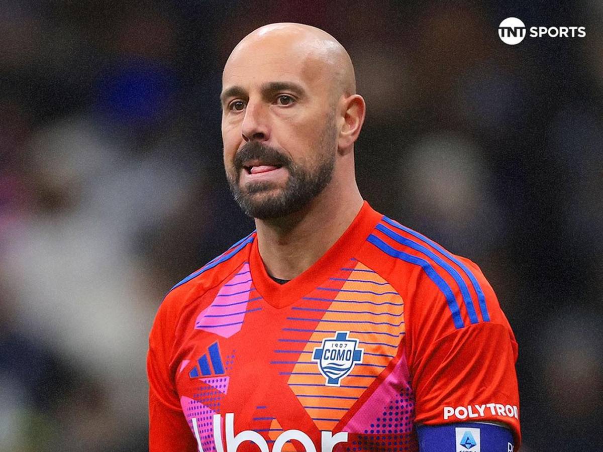 La peor despedida del fútbol: Pepe Reina se va expulsado en su último partido