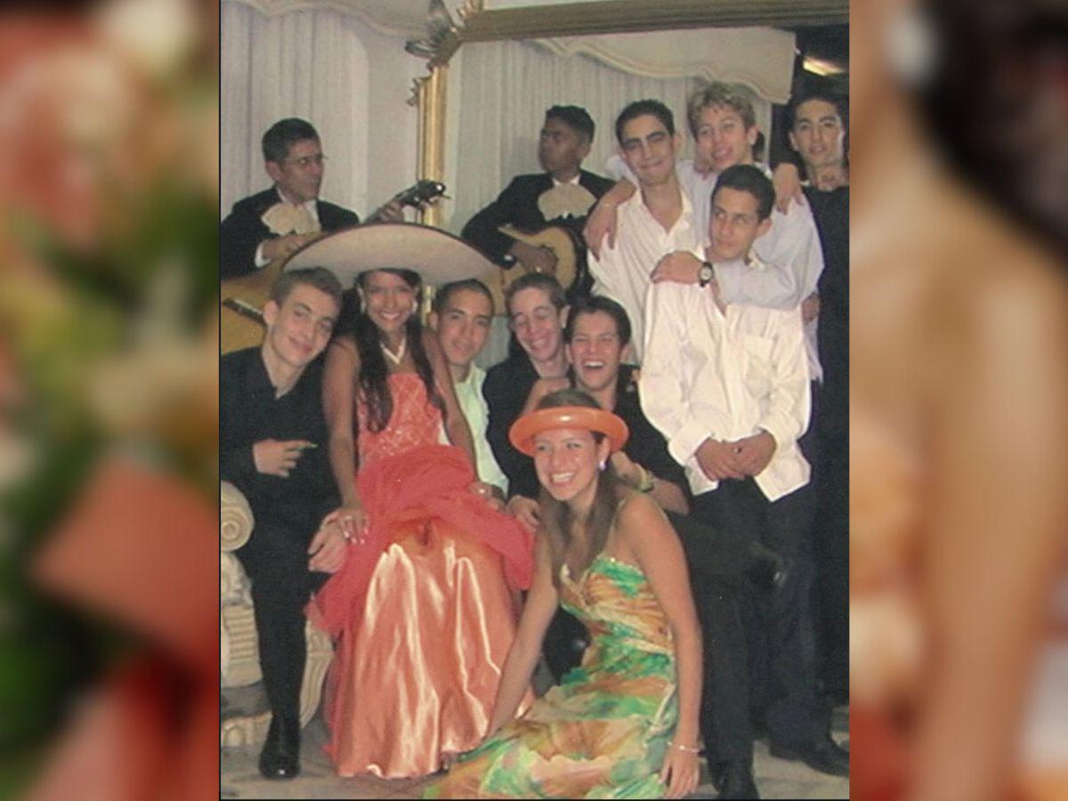 Karol G publica fotos nunca antes vistas de sus XV años