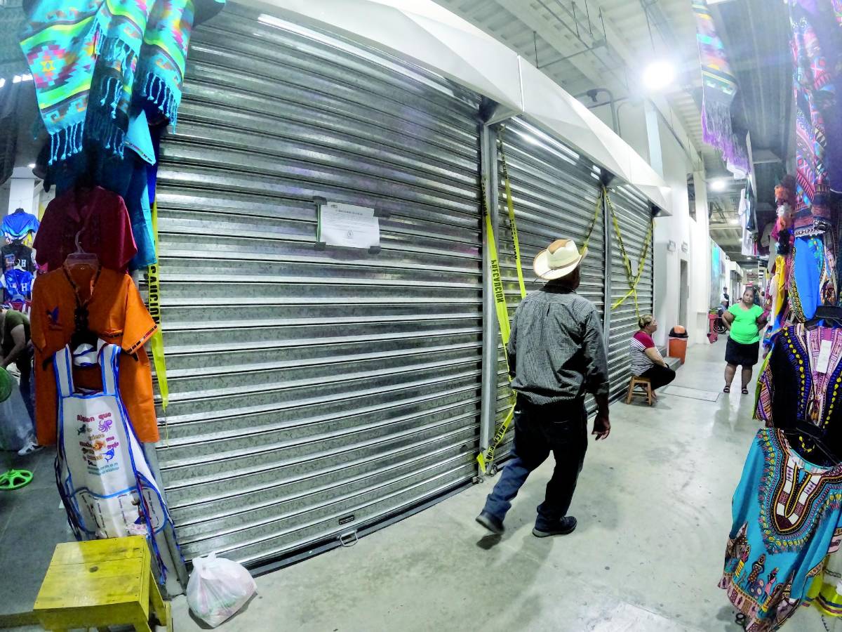 Locatarios denuncian cierre de sus locales en el mercado Guamilito