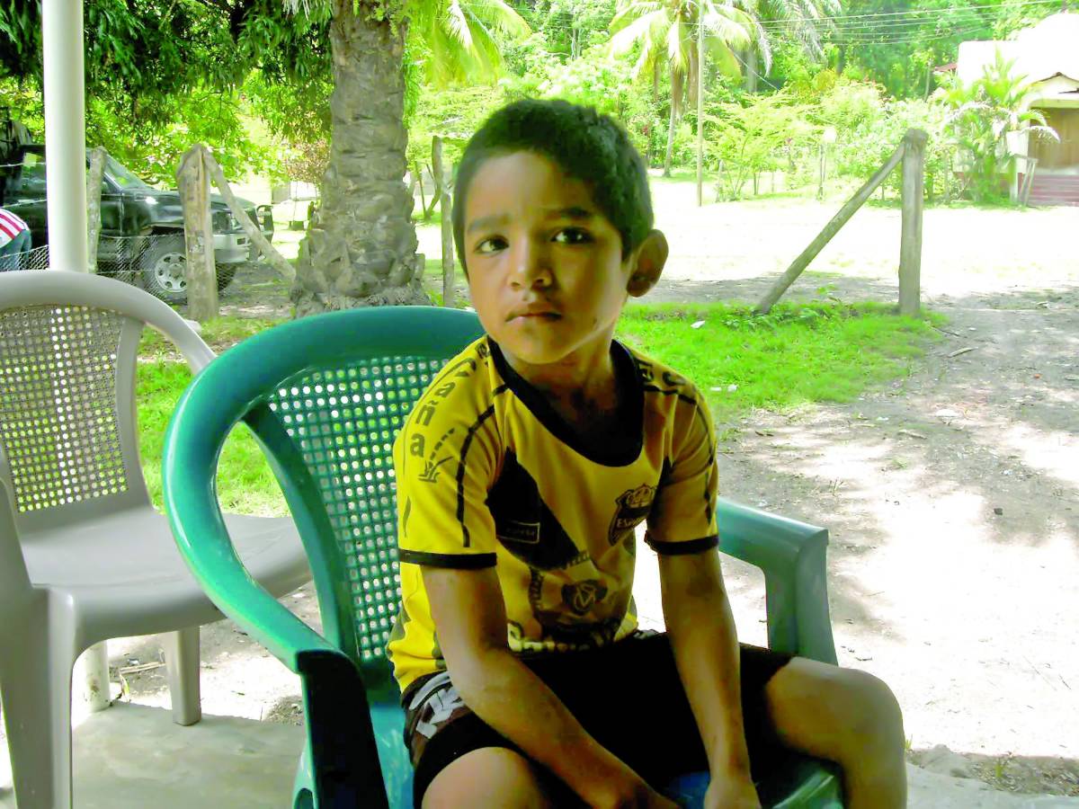 Marco ha vivido toda su vida en Plan del Portillo. Desde los 10 años ingresó a las reservas del Real España hasta debutar como profesional el 30 de septiembre de 2021 frente a Motagua en el estadio Nacional de titular y jugando 25 minutos bajo la dirección del DT Potro Gutiérrez.