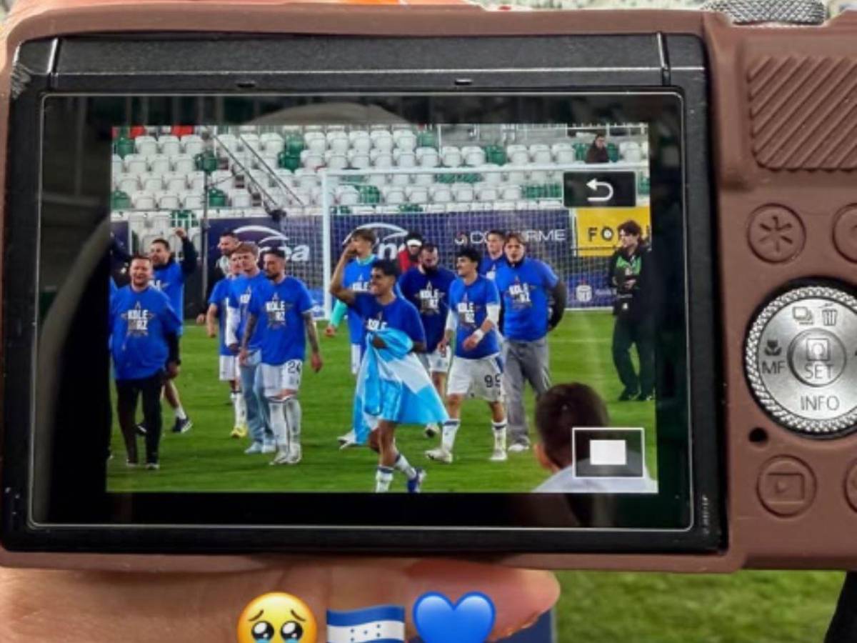 Luis Palma recibió el título en Polonia con beso, champán y una emotiva dedicatoria