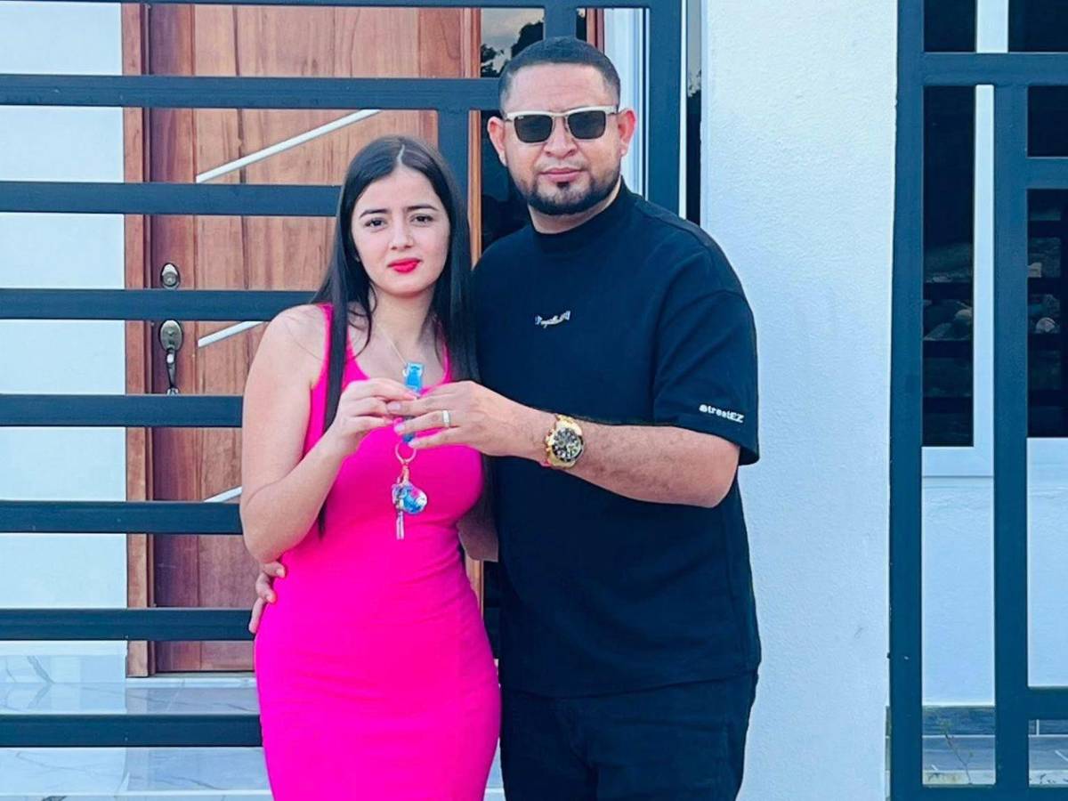 La novia de Soy Rosel está embarazada y él le regala una casa