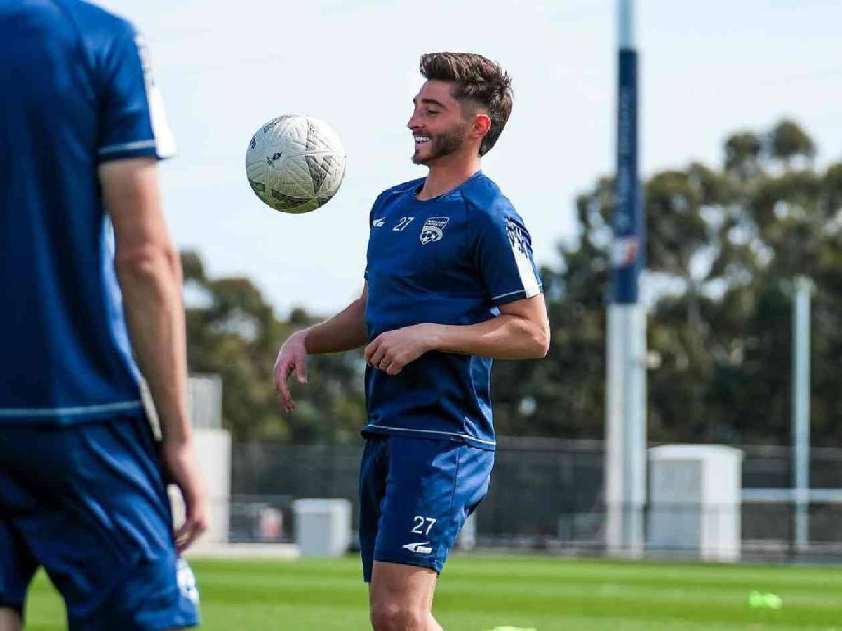 Futbolista salió del clóset y denuncia lo que le hizo su equipo: era homófobo