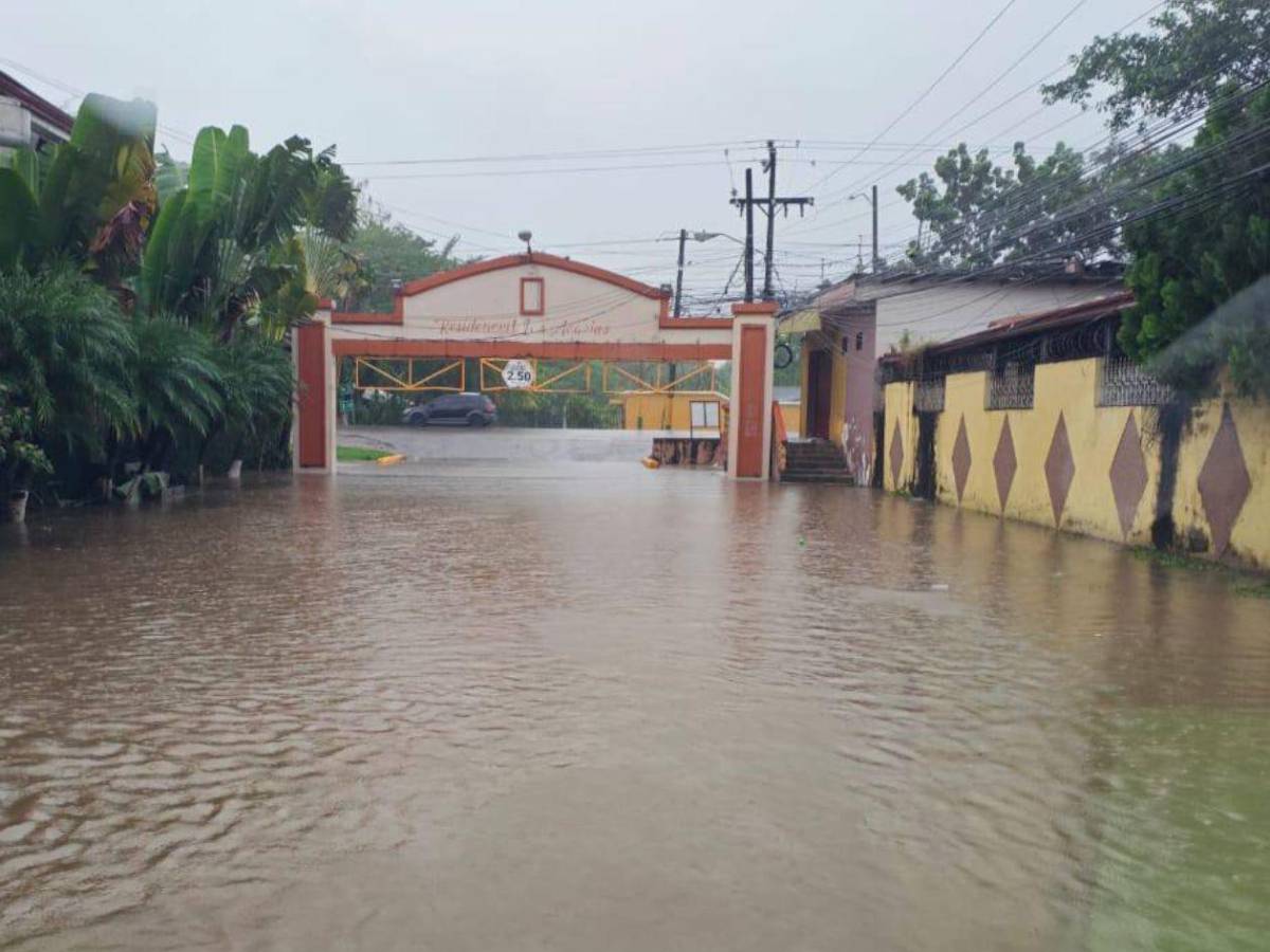 El Progreso, Yoro, bajo el agua; lluvias dejan calles incomunicadas