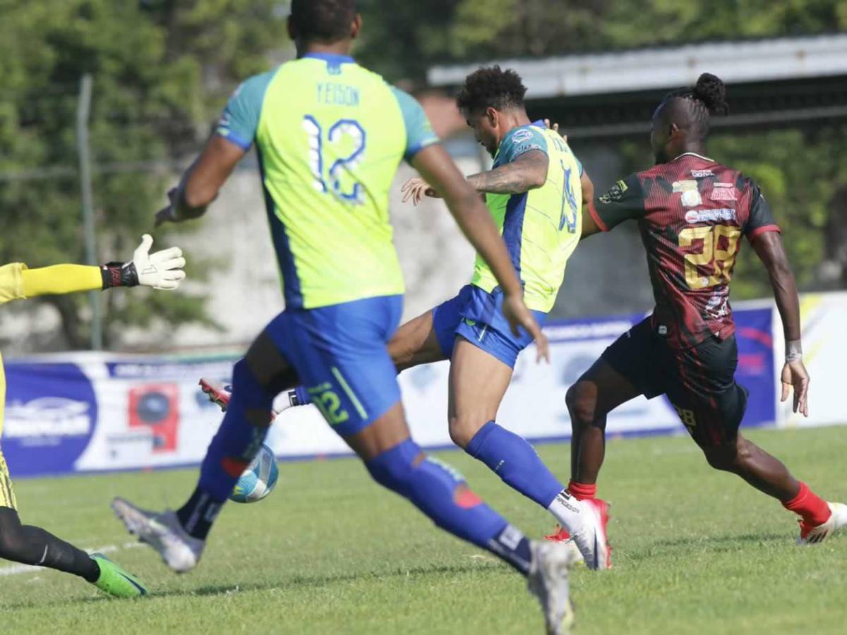 Futbolistas esperando pago, Mauricio Dubón sorprende y ¿quién es la chelita?