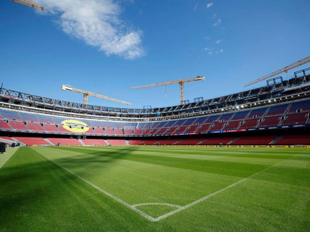 Barcelona celebra el regreso al Camp Nou luego de 893 días
