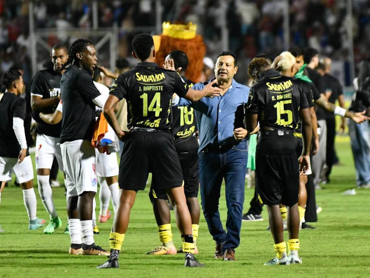 Real España hundido, decepción y así reaccionó Jeaustin tras perder la final ante Olimpia