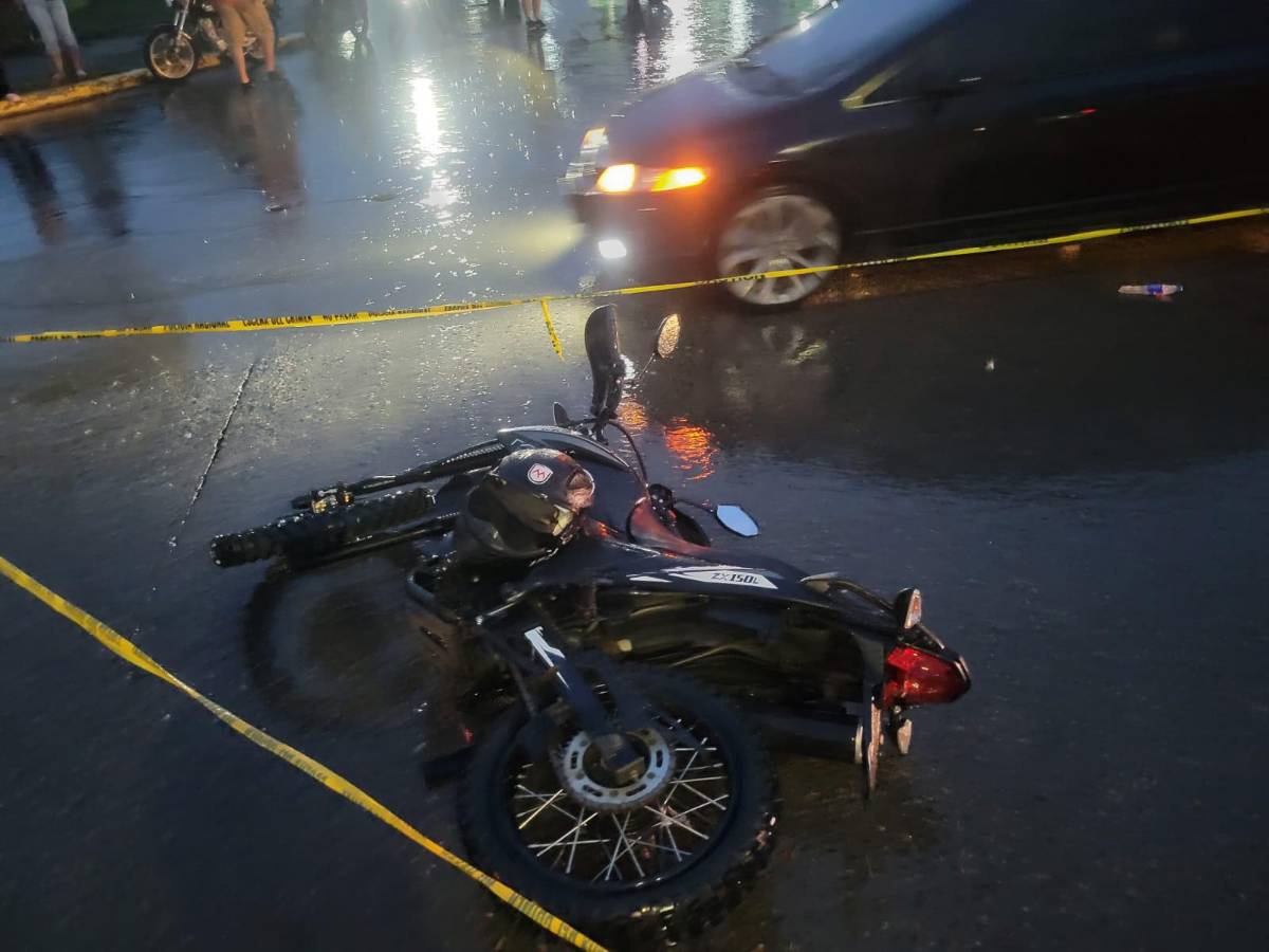 Identifican al motociclista que murió frente a la Central Abastos de SPS