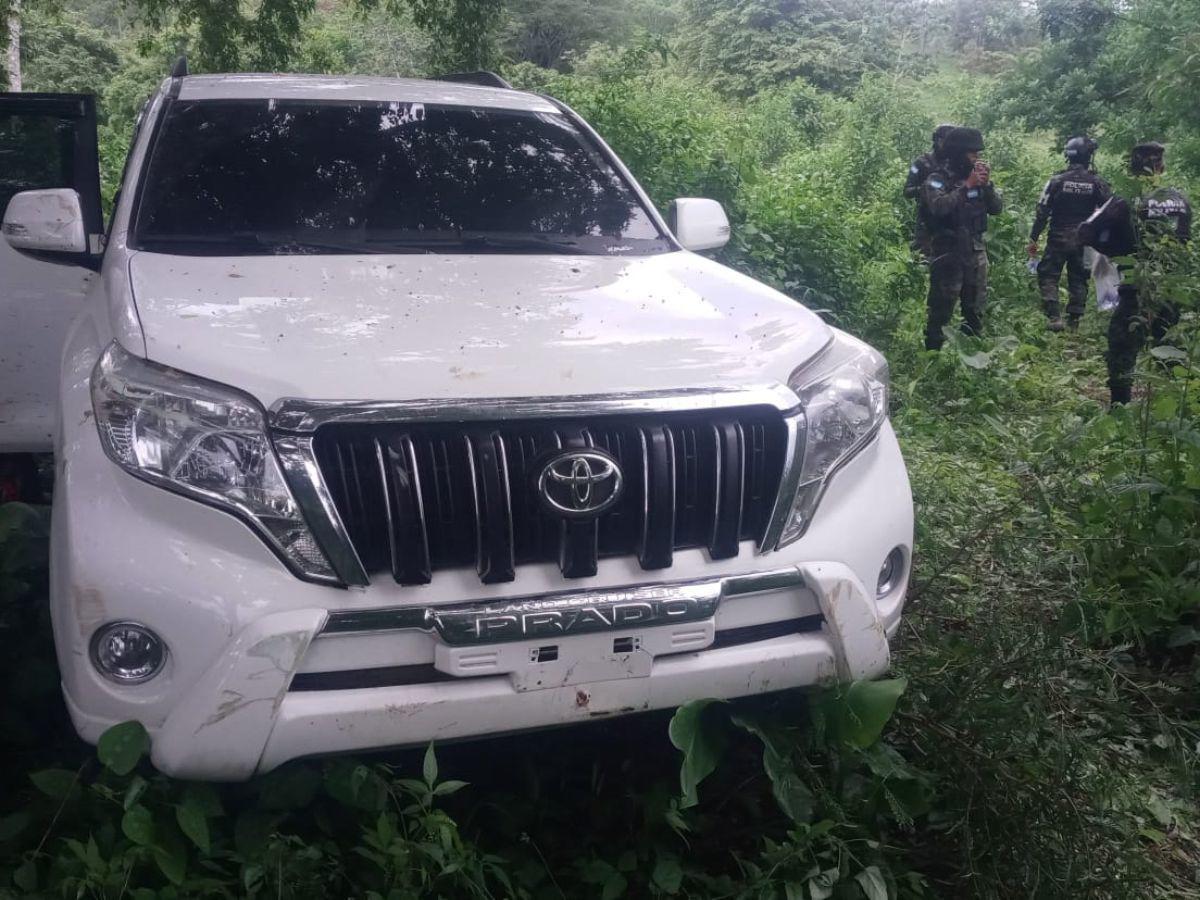 Hallan camioneta blindada y armas tras fuga de extraditable
