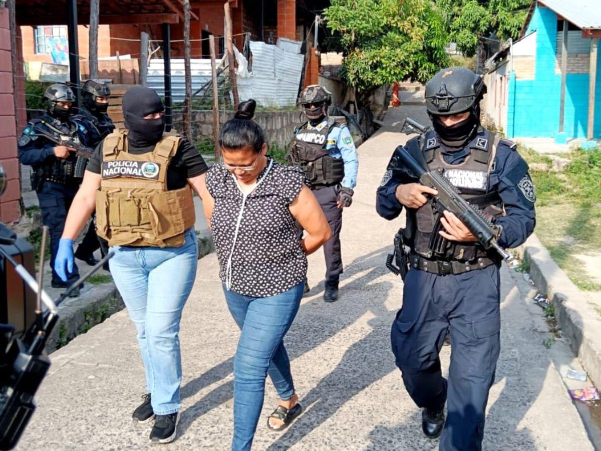 Capturan a mujeres vinculadas a red de extorsión digital de la 18