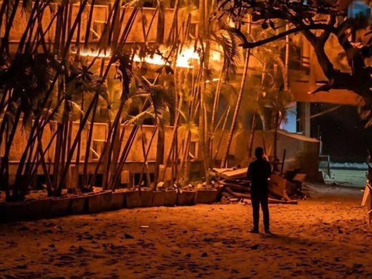 Así fue el voraz incendio que consumió hotel en Roatán: imágenes impactantes