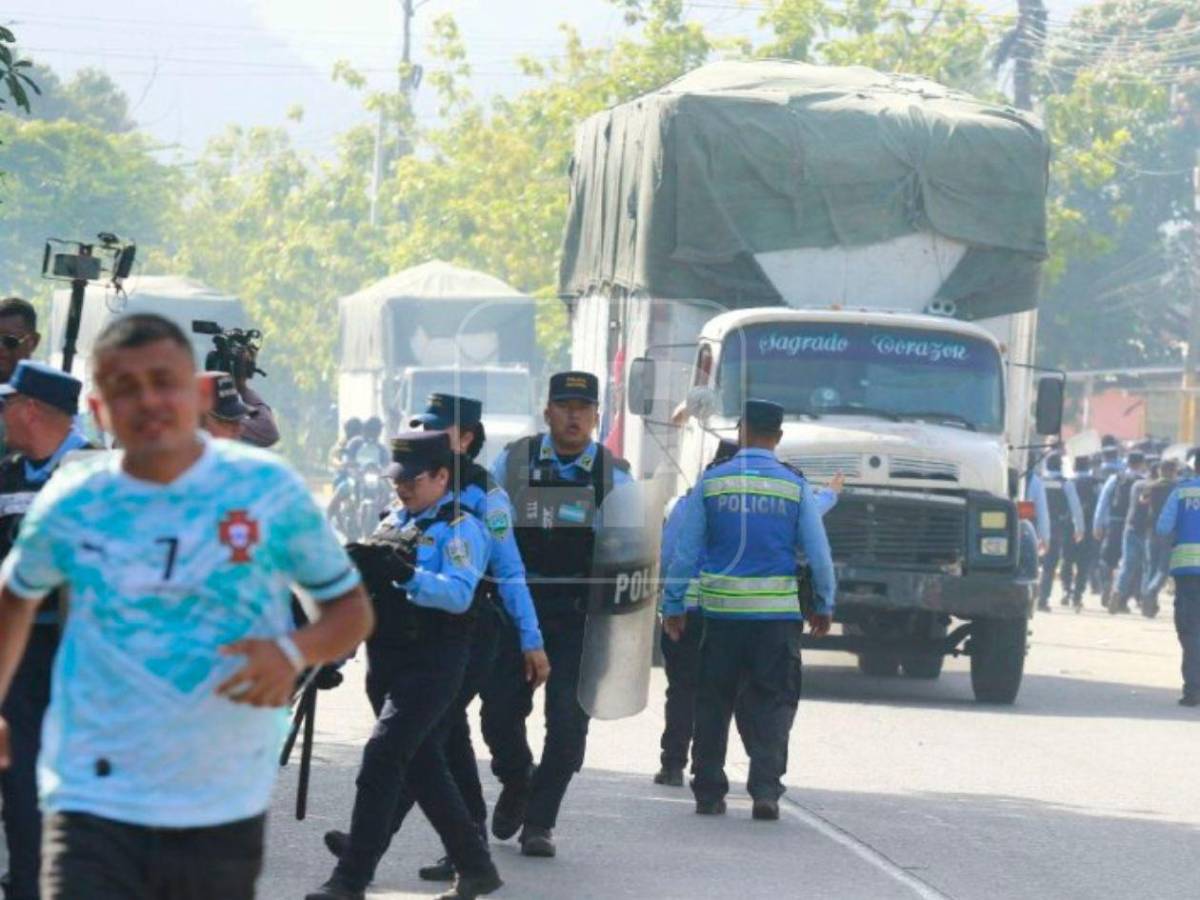 Las imágenes del desalojo de manifestantes en El Progreso, Yoro