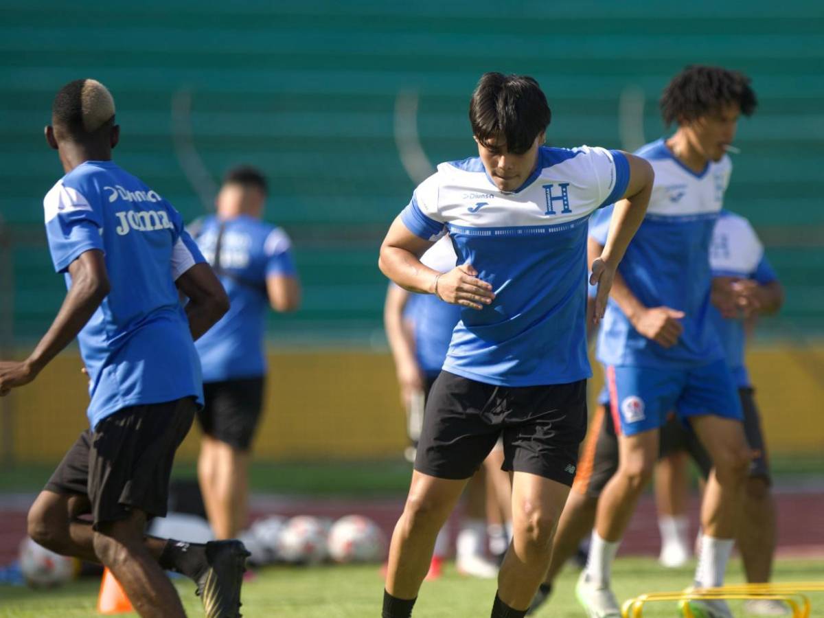Famoso mundialista se une y pule a tiktokers de la selección de Honduras