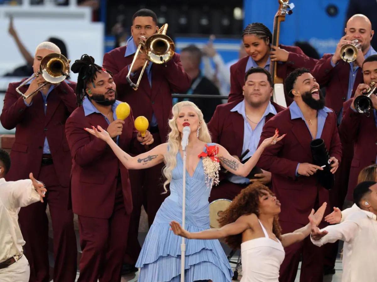 Bad Bunny conquista América con un homenaje a Puerto Rico y un mensaje de unión