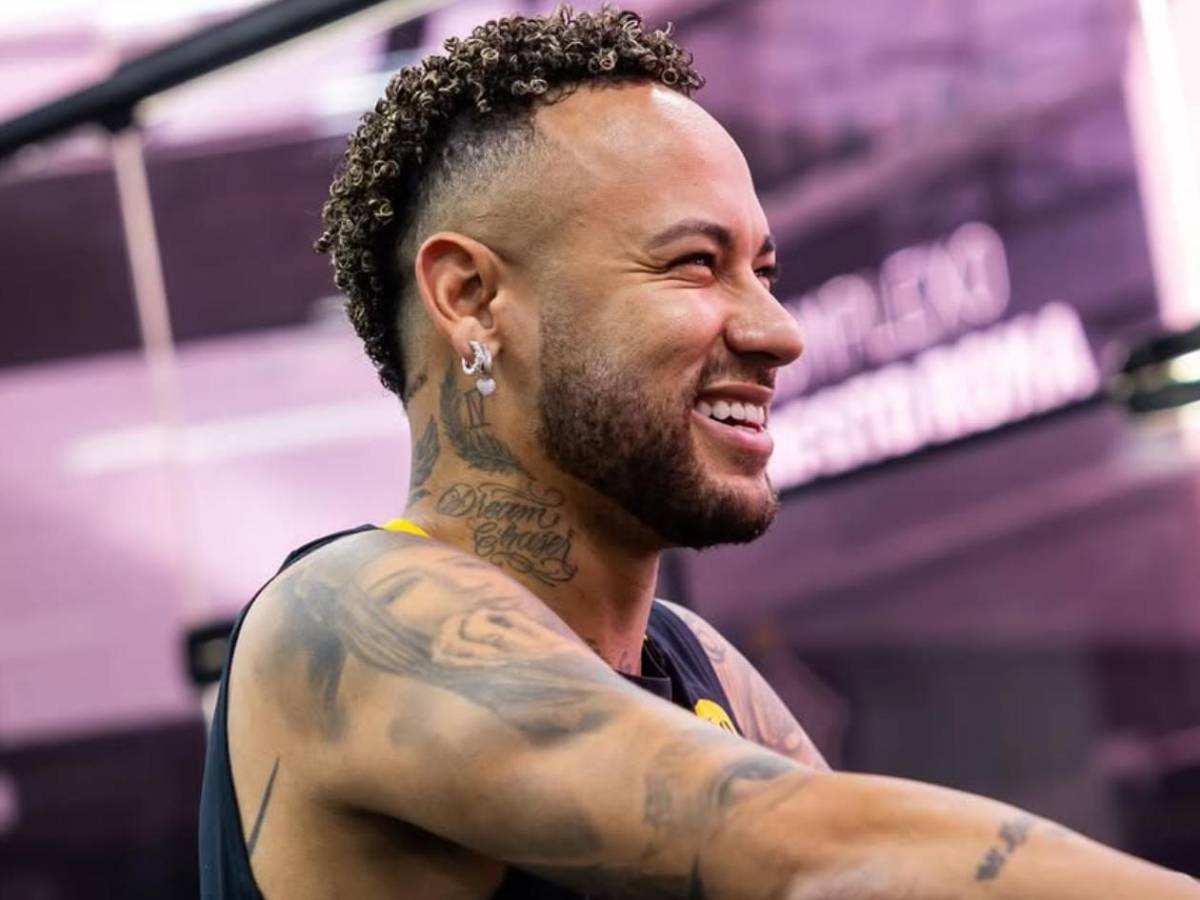 Neymar negocia su salida del Santos e iría a impensado club: Hondureño atento