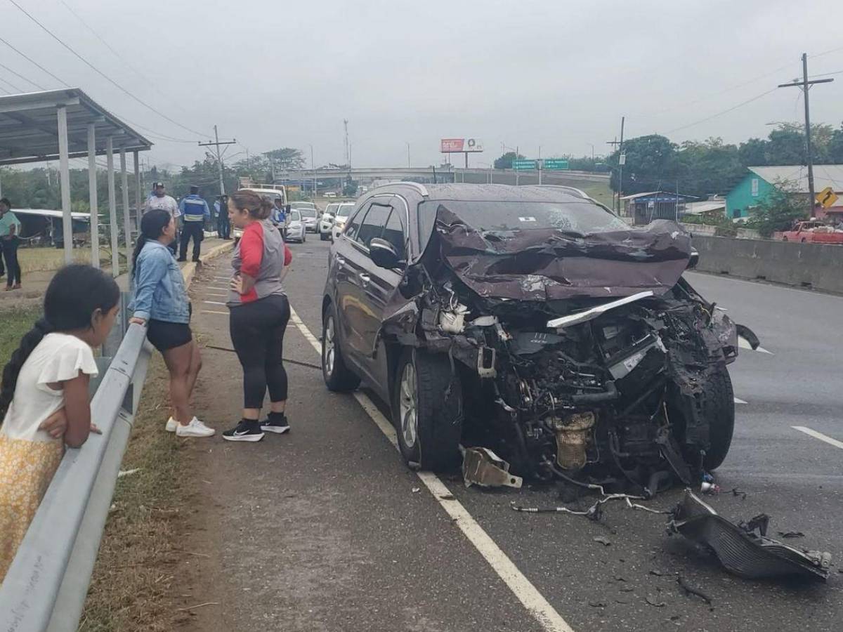 Óscar murió en accidente cuando iba con su esposa de viaje a Roatán