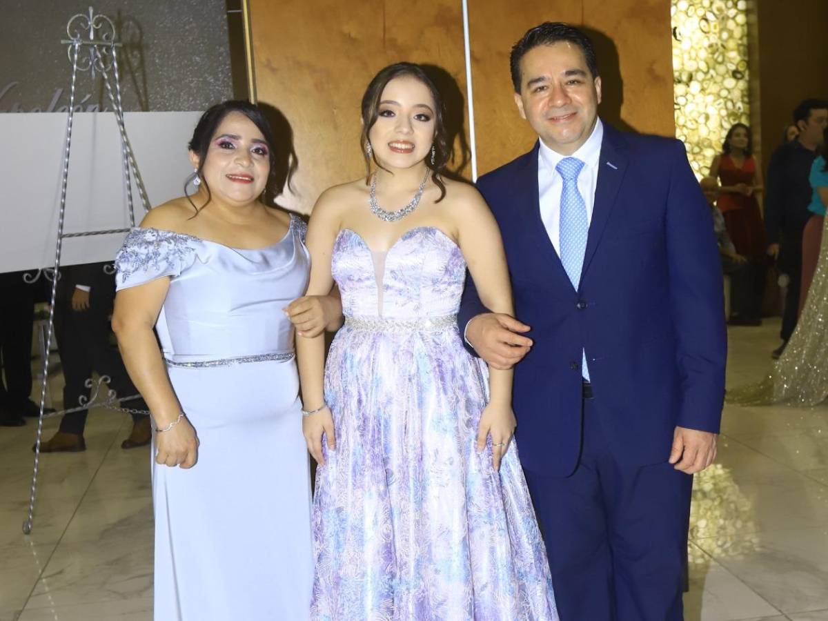 Seniors 2025 de la Seran School celebran en su fiesta de graduación