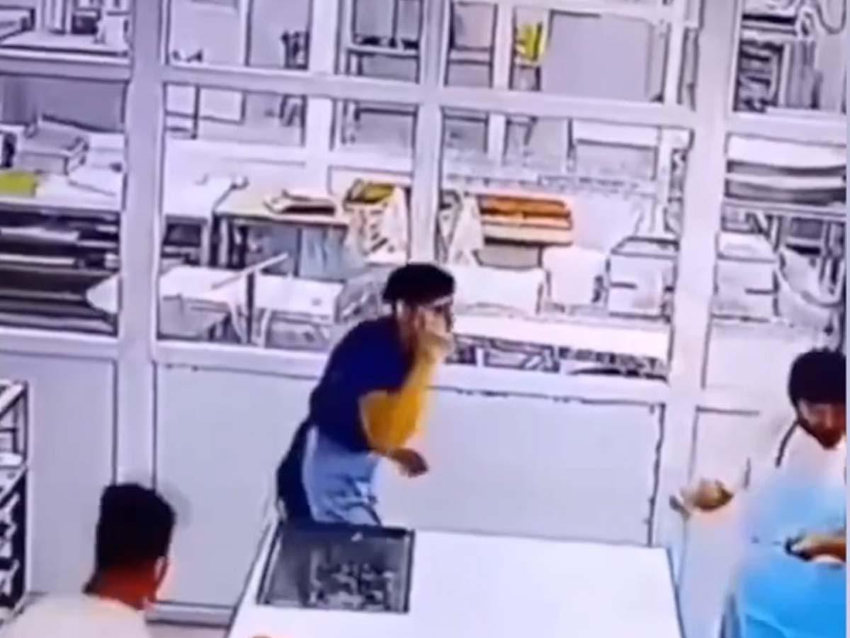 Broma con cuchillo: Muere empleado de panadería tras puñalada en el corazón