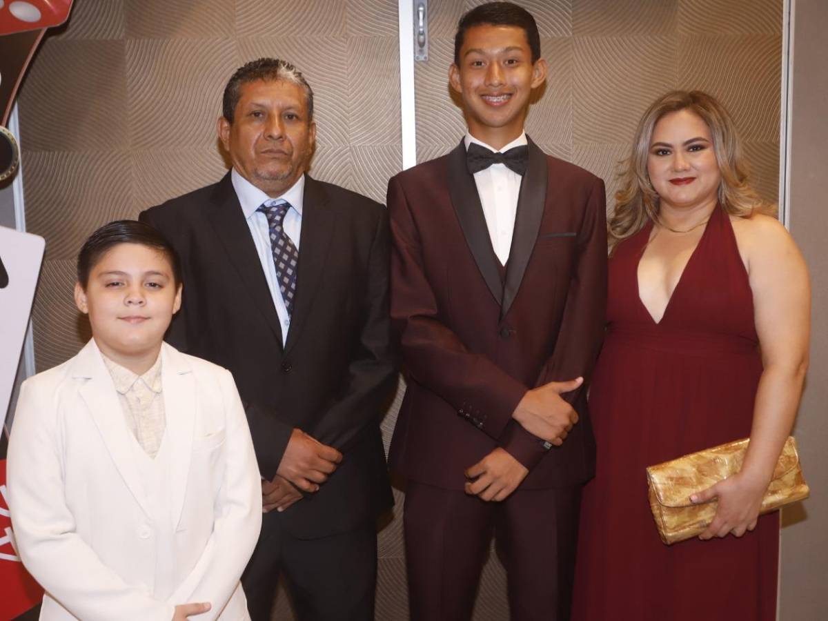 Fotos: Seniors 2025 de Fundación Mhotivo celebraron su graduación