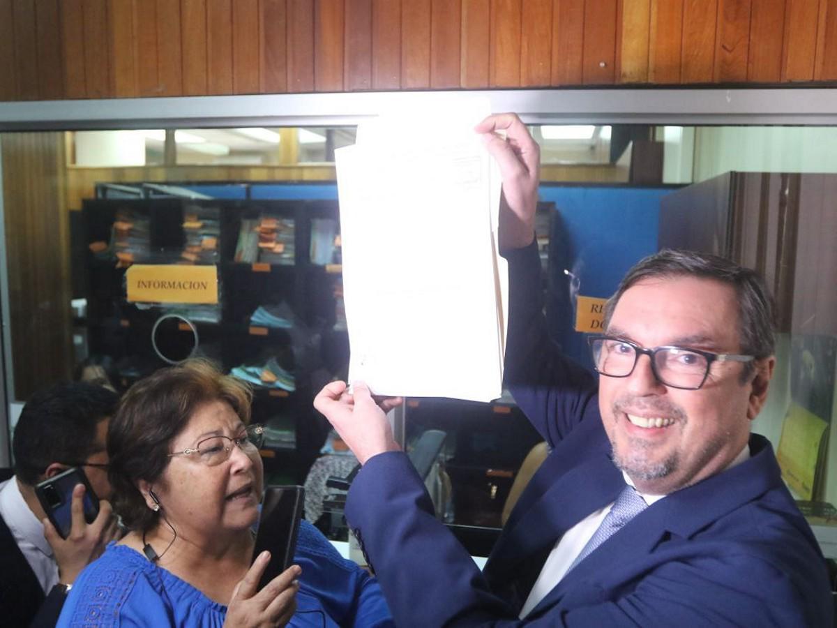 Mario Urquía presenta recurso de amparo tras ser excluido por Junta Proponente