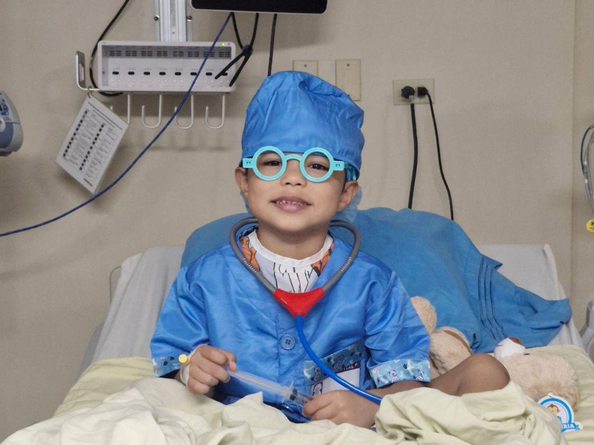 Médicos de Honduras y El Salvador unen fuerzas por nueve corazoncitos en el IHSS