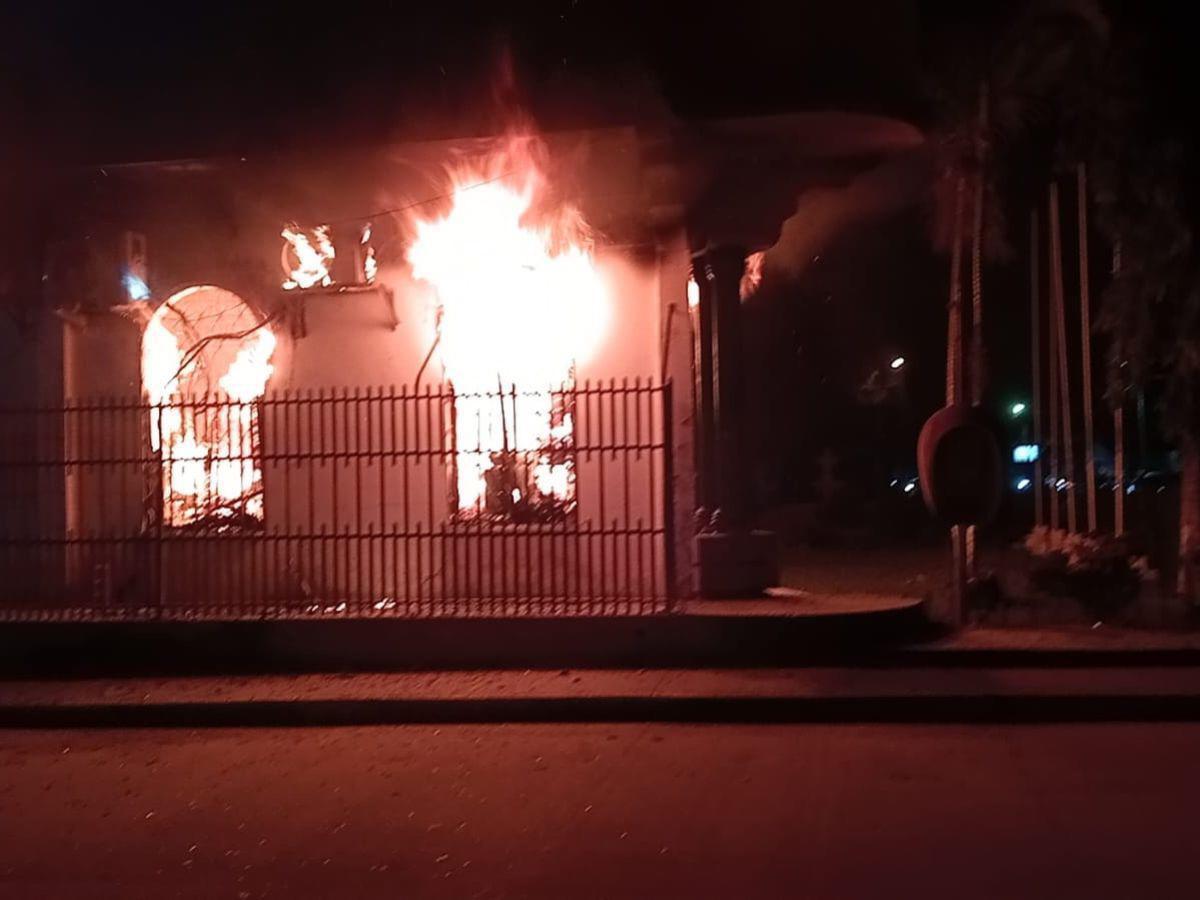 Incendio devastador arrasa con oficinas de alcaldía en Tocoa, Colón