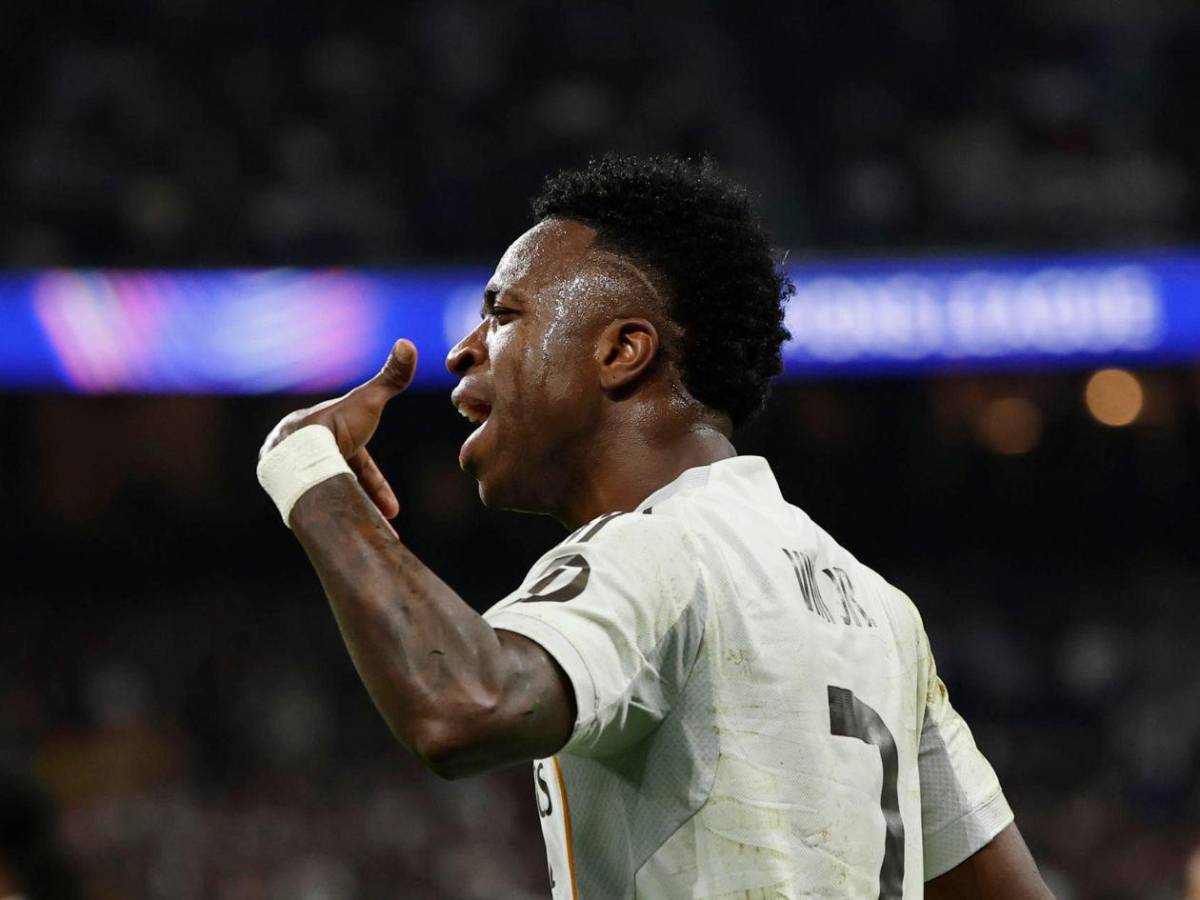 Real Madrid sufrió: jugador salió en camilla, silbidos a Vinicius y penal no pitado