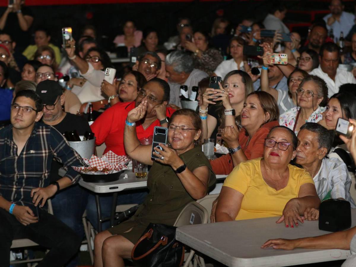 Los Galos deslumbran Tegucigalpa con su romanticismo eterno