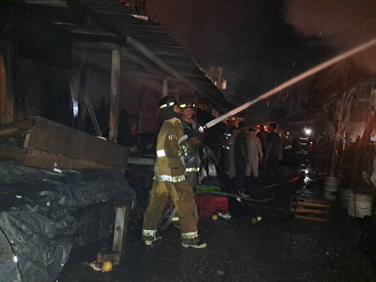 Lágrimas y gritos estremecen el mercado Medina tras cuantiosas pérdidas