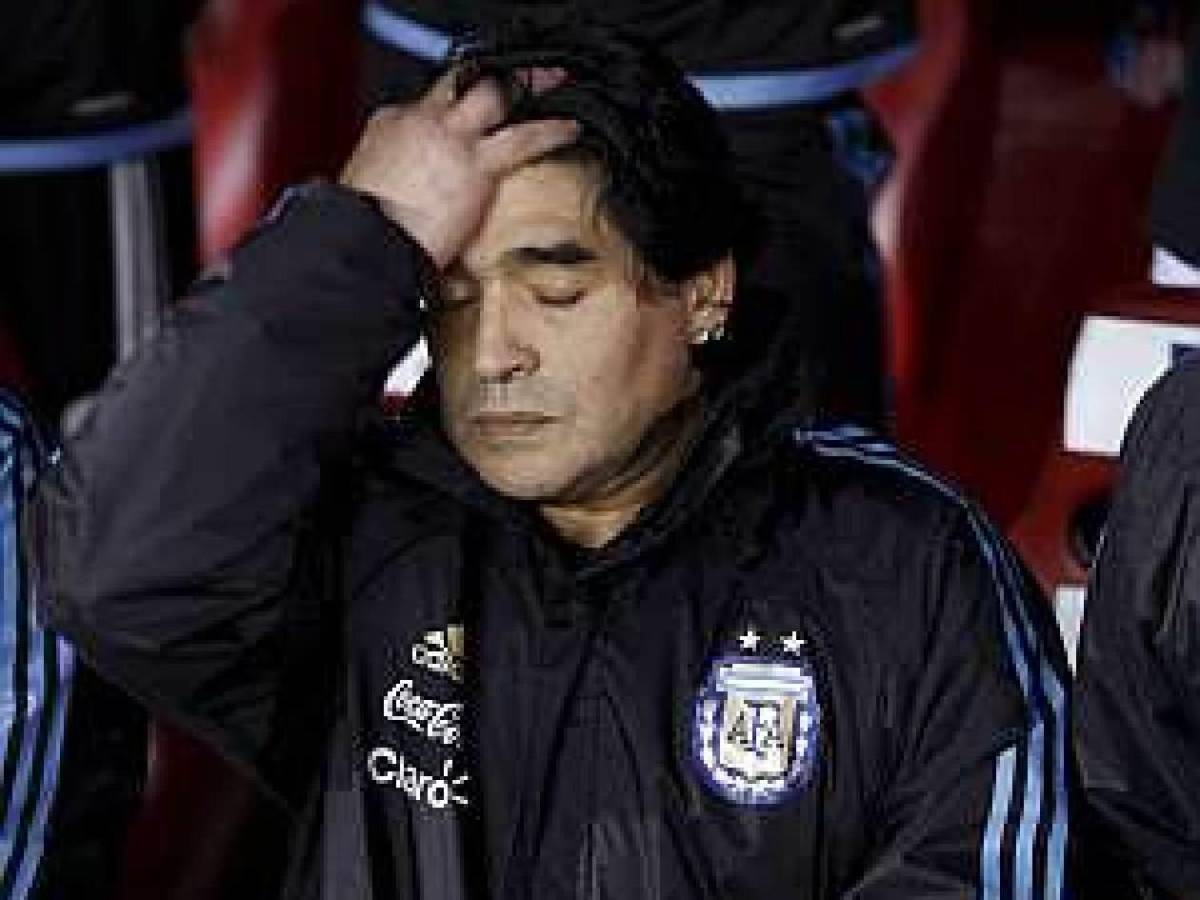 Mintió sobre operación a Maradona: nuevas revelaciones antes de su muerte