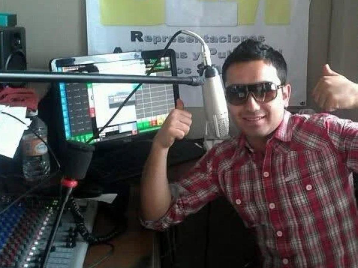 Bala perdida mata a querido locutor de radio durante un tiroteo