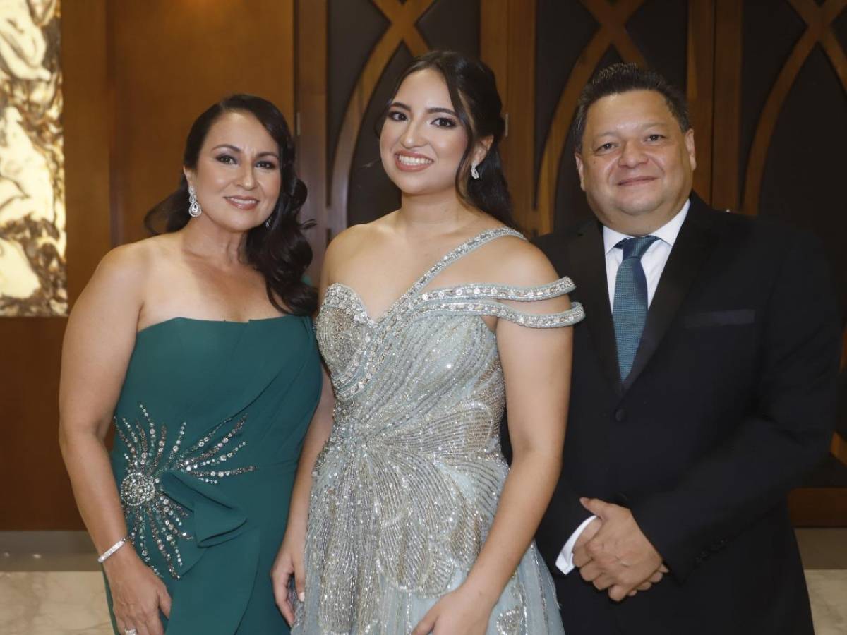 Seniors 2025 de la Santa María del Valle festejan su graduación