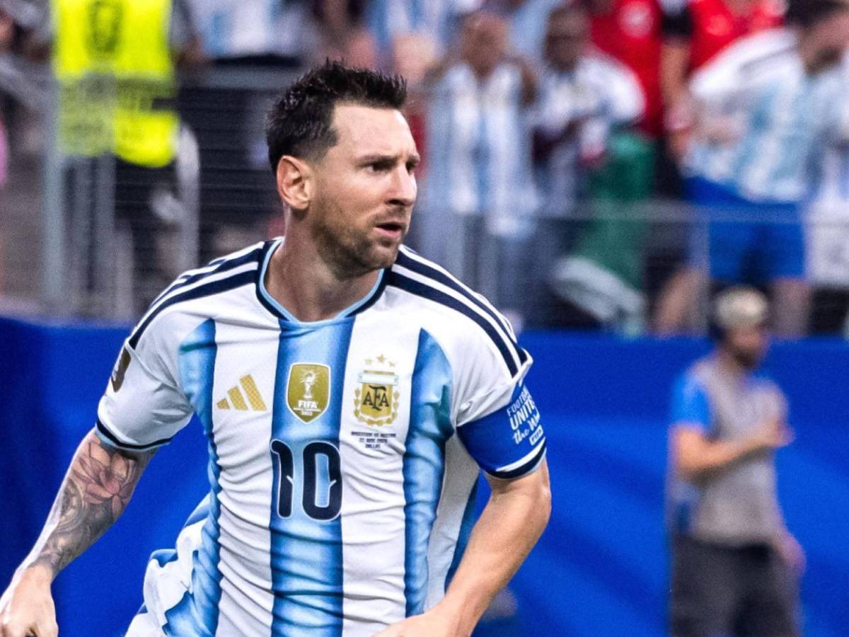 Messi hace historia, beso de Shakira, hondureña sorprende y mala noticia en Argentina