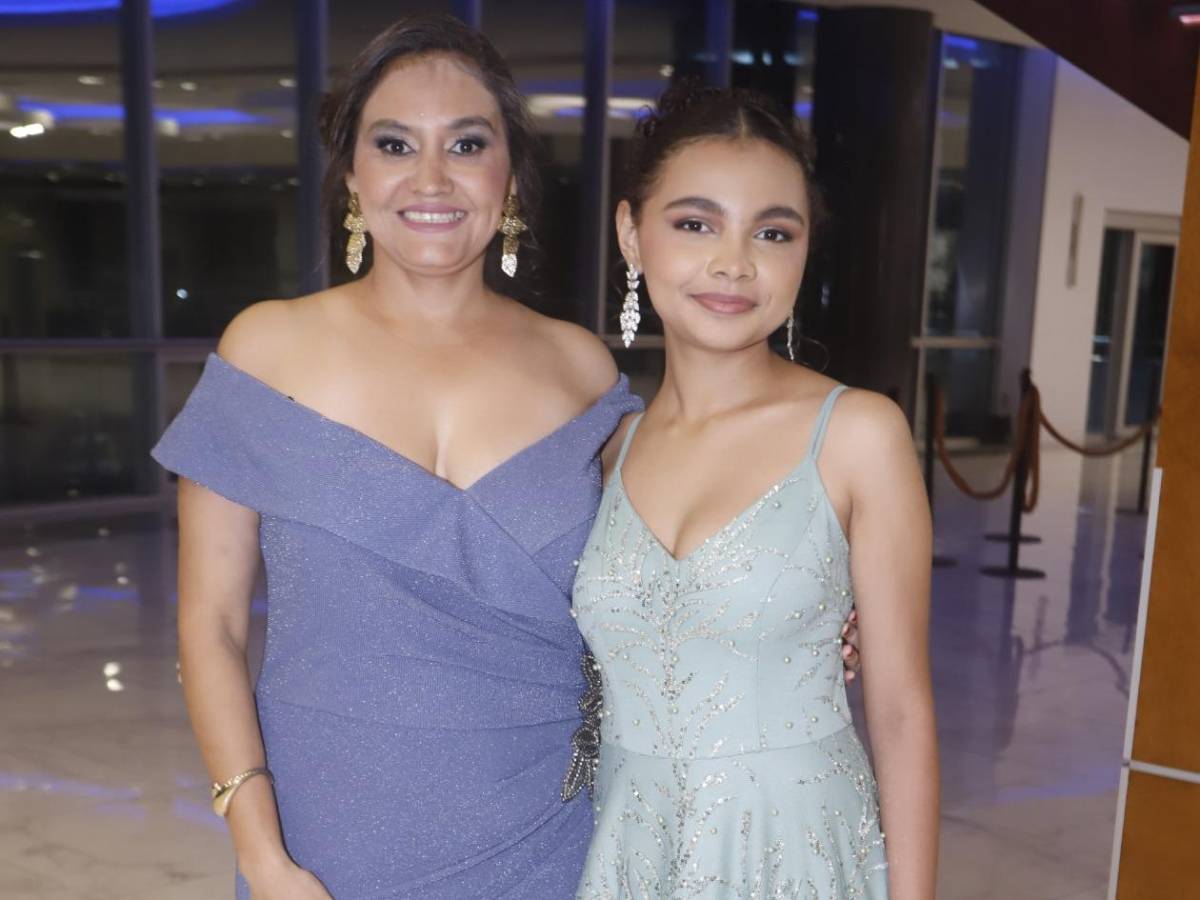 Elegancia y orgullo: Fiesta de graduación 2025 de la Kiddy Kat & Morazzanni