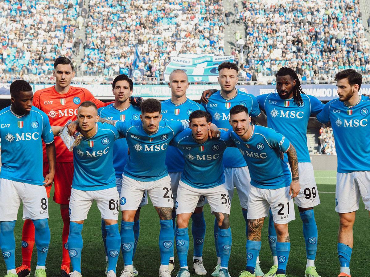 Napoli despide a su DT a pocas horas de enfrentar al Barcelona