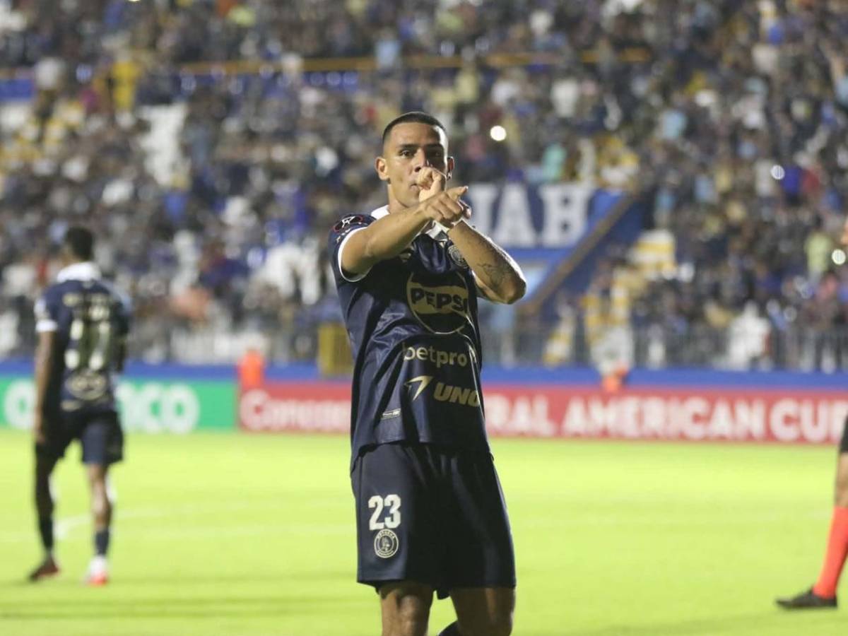 La fiesta de Motagua, el villano del Alianza, enfado con el árbitro y rubia roba miradas