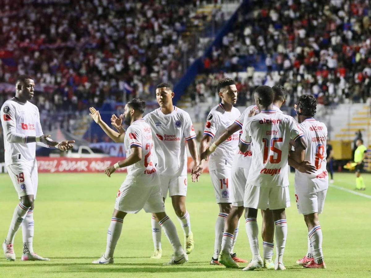 Olimpia se divierte, la figura, gesto de Espinel y pelea en el Firpo por eliminación
