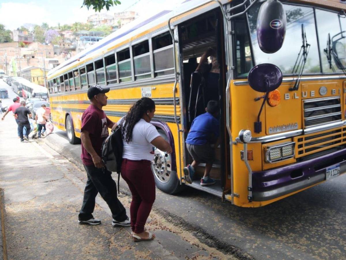 Masiva movilización marca inicio de Semana Santa