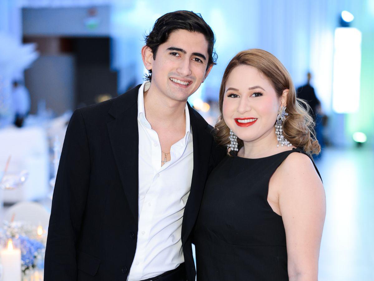 UTH y Grupo Inversa celebra su cena navideña con una noche inspirada en La Reina de Hielo y El Cazador